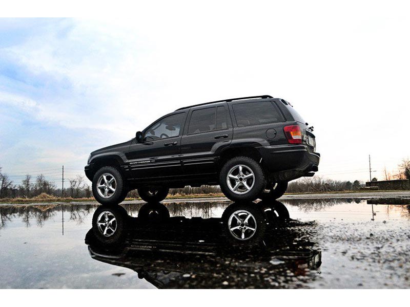 69530, Rough Country 2 inch Suspension Lift Kit for the Jeep Grand Cherokee