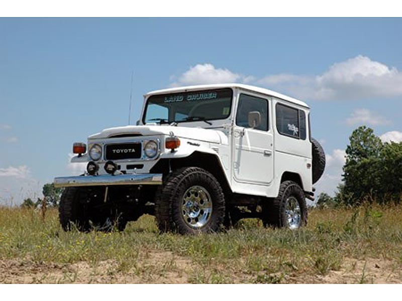 Rough Country 4 Inch Suspension Lift Kit 73530 Rough Country 4 Inch Suspension Lift Kit 73530