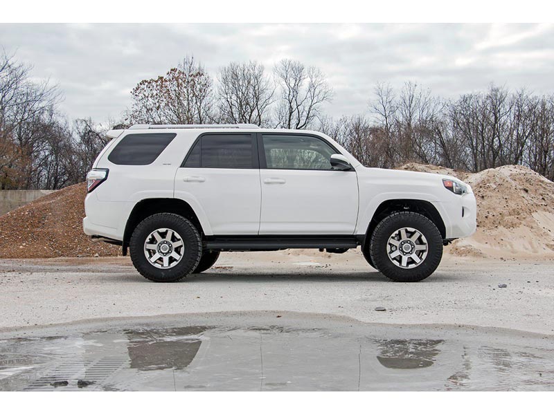 Rough Country 3 Inch Suspension Lift Kit 76630 Side View Rough Country 3 Inch Suspension Lift Kit 76630 Side View